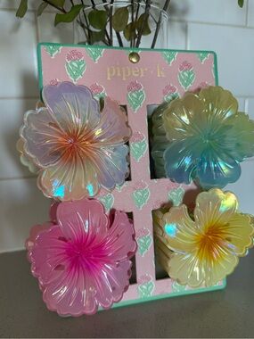 Piper K Flower hair Claws Clips NWT